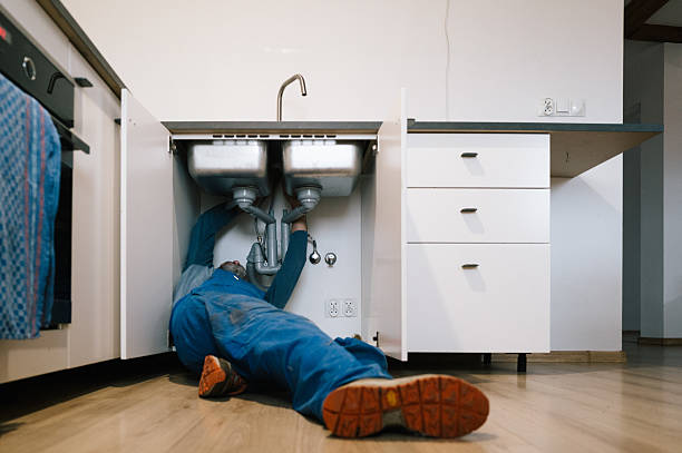 Professional Leak Detection technician working in Newport, SC